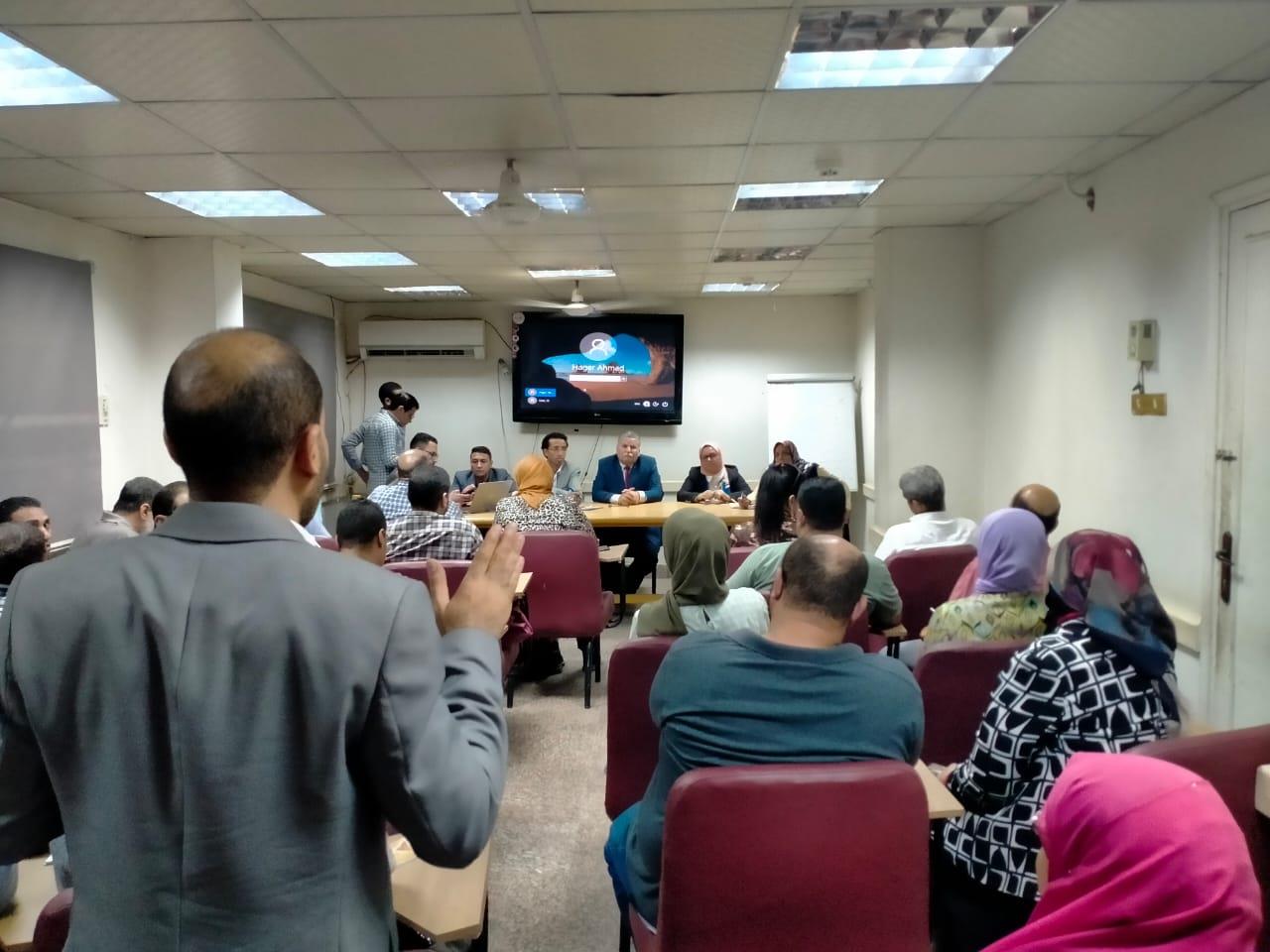 تطعيم  18 ألف مواطن  في اليوم الأول لحملة "طرق الأبواب " بمحافظة سوهاج