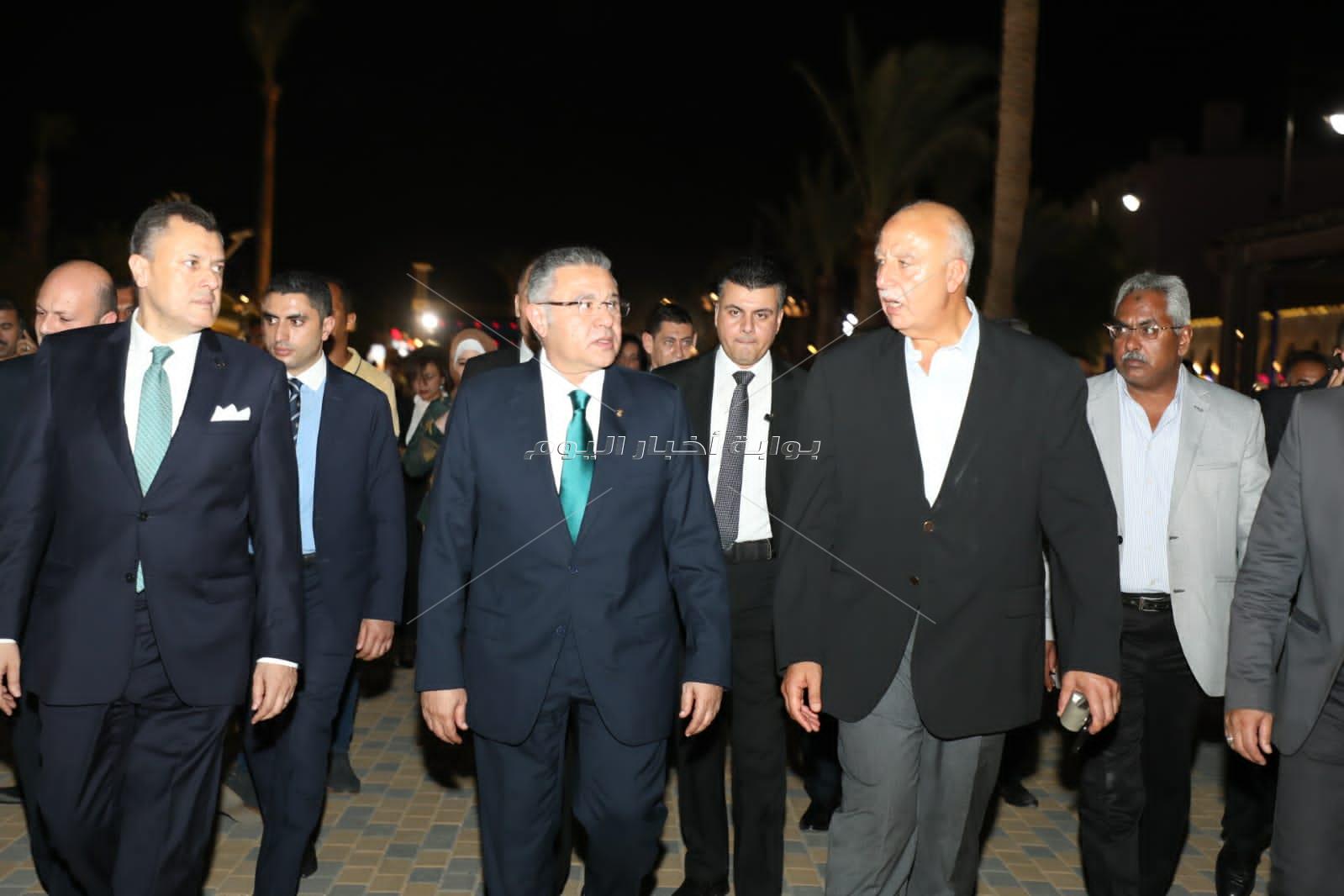 وزير السياحة والآثار ومحافظ البحر الأحمر يفتتحان أعمال التطوير بأكبر ممشى سياحي بمدينة الغردقة