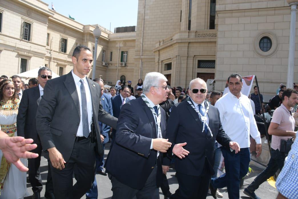 عاشور والخشت يشهدان تحية العلم 2