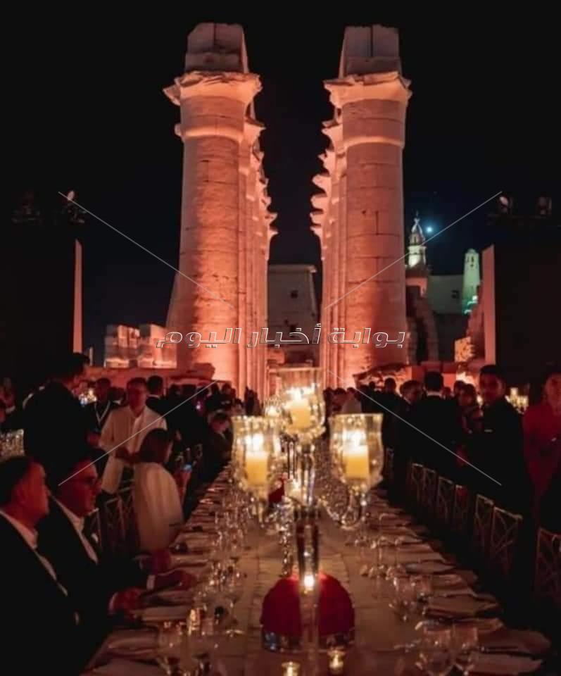 "أنيل كابور" برفقة زوجته في زيارة لمعبد الدير البحري بالأقصر