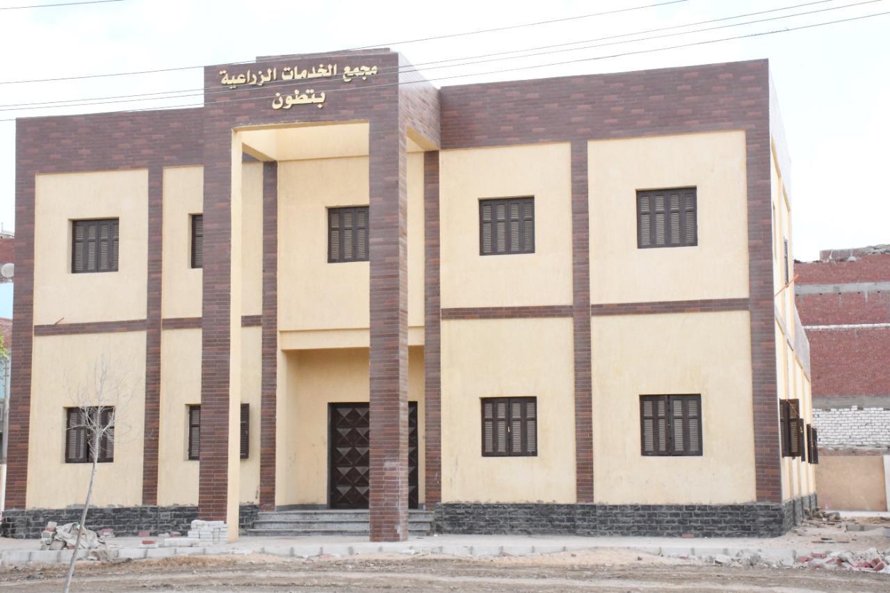 محافظ الفيوم يتفقد مشروعات «حياة كريمة» بقرى مركز إطسا