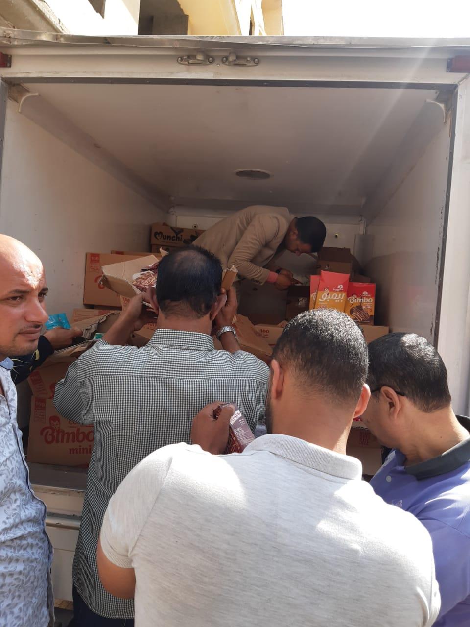 الكشف على 400 مواطنا خلال  قافلة سكانية شاملة بقرية أورين بشبراخيت بالبحيرة 