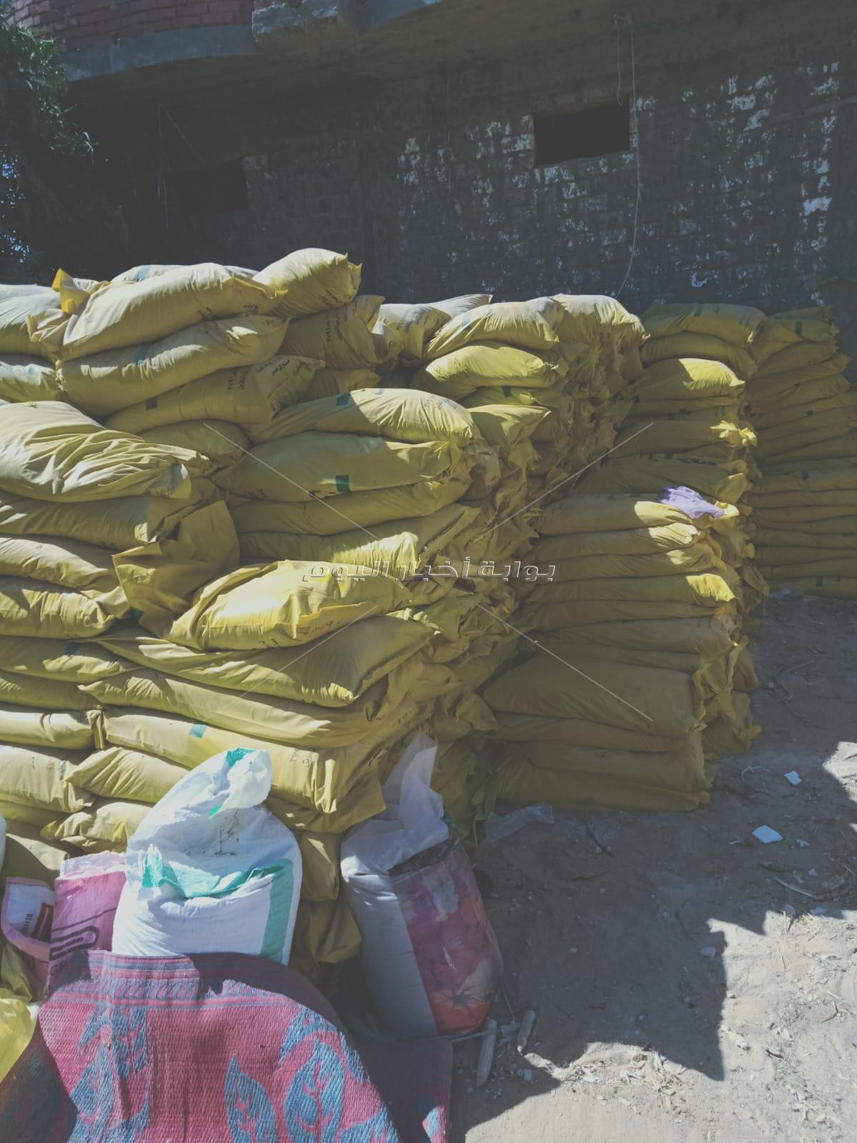 ضبط 4 طن أسمدة و مطهر مجهول المصدر خلال حملة بالبحيرة