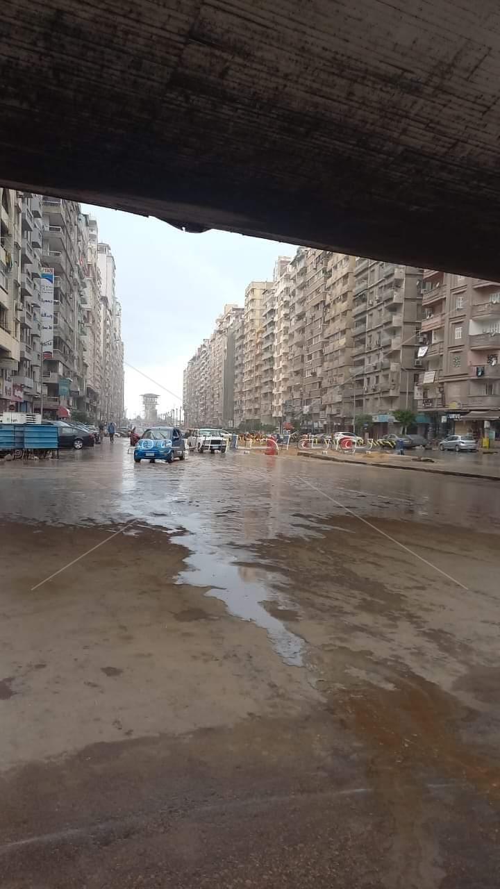 هطول أمطار "رياح الصليب" على أحياء شرق الإسكندرية  