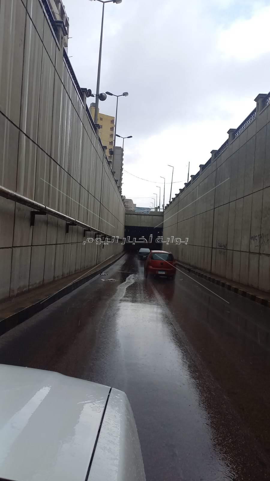 هطول أمطار "رياح الصليب" على أحياء شرق الإسكندرية  