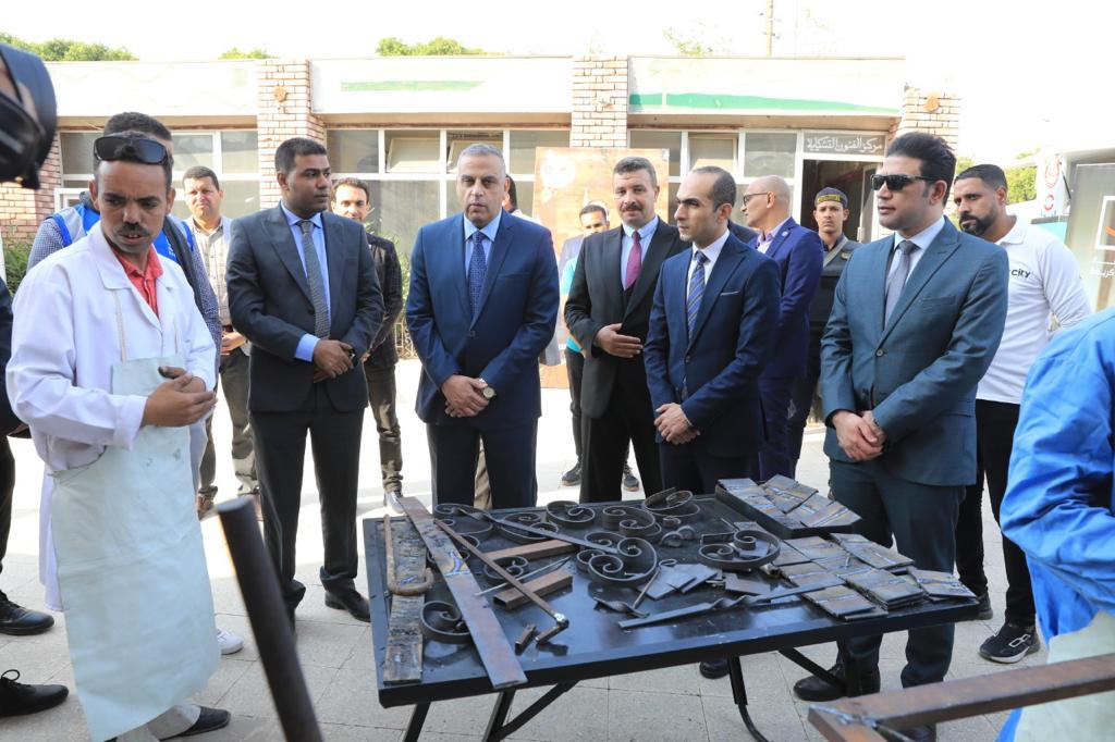 محافظ سوهاج يتفقد  فعاليات المبادرة الوطنية