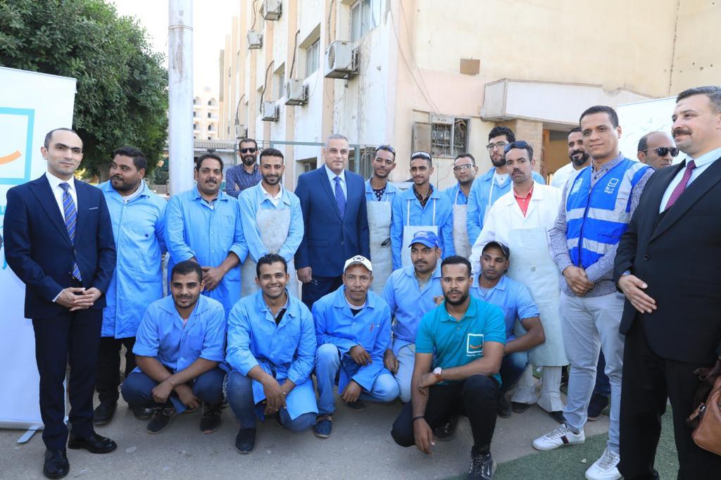 محافظ سوهاج يتفقد  فعاليات المبادرة الوطنية