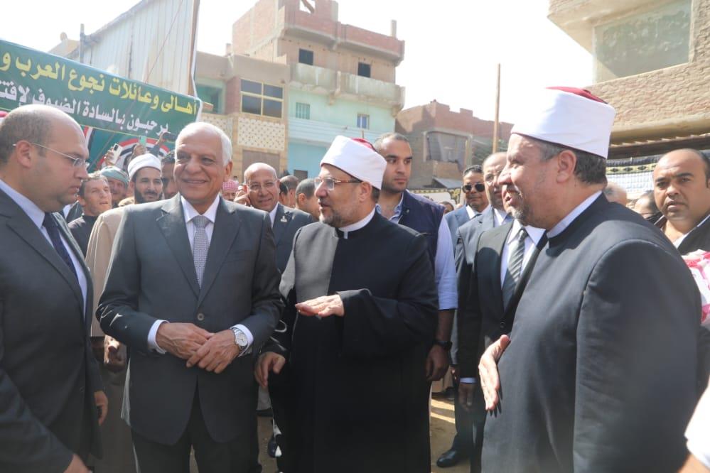 وزير الأوقاف ومحافظ الجيزة يفتتحان مسجد العتيق بالصف