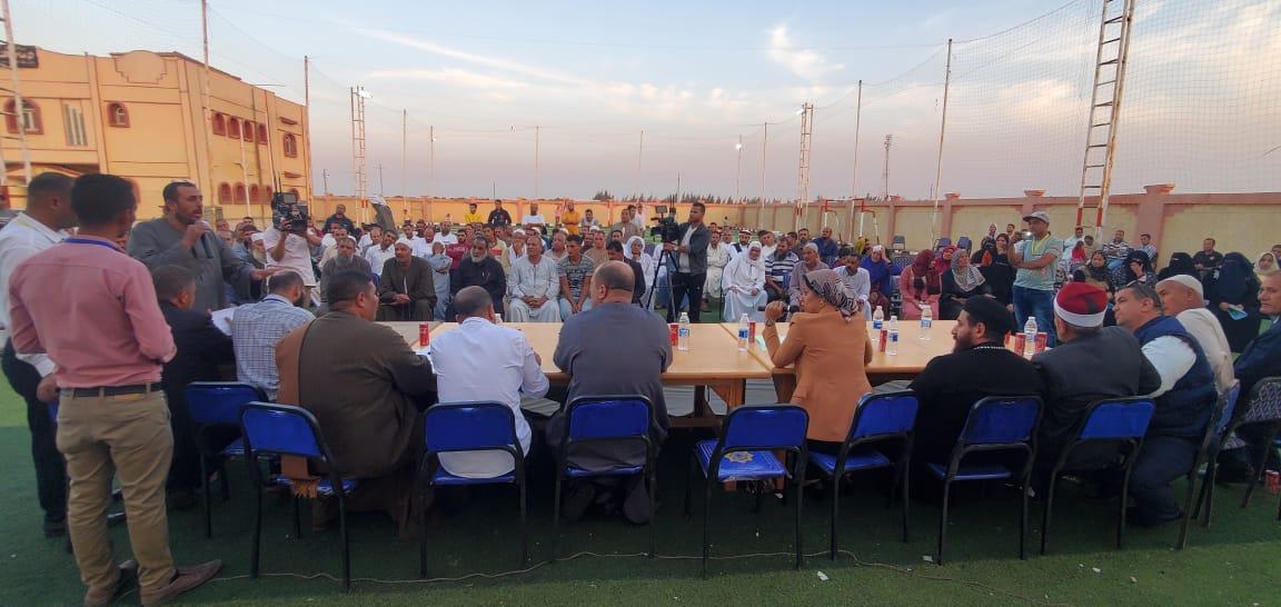 "تنسيقية الأحزاب " تنظم جلسة للحوار الوطني بمركز شباب الإمام مالك بوادى النطرون 