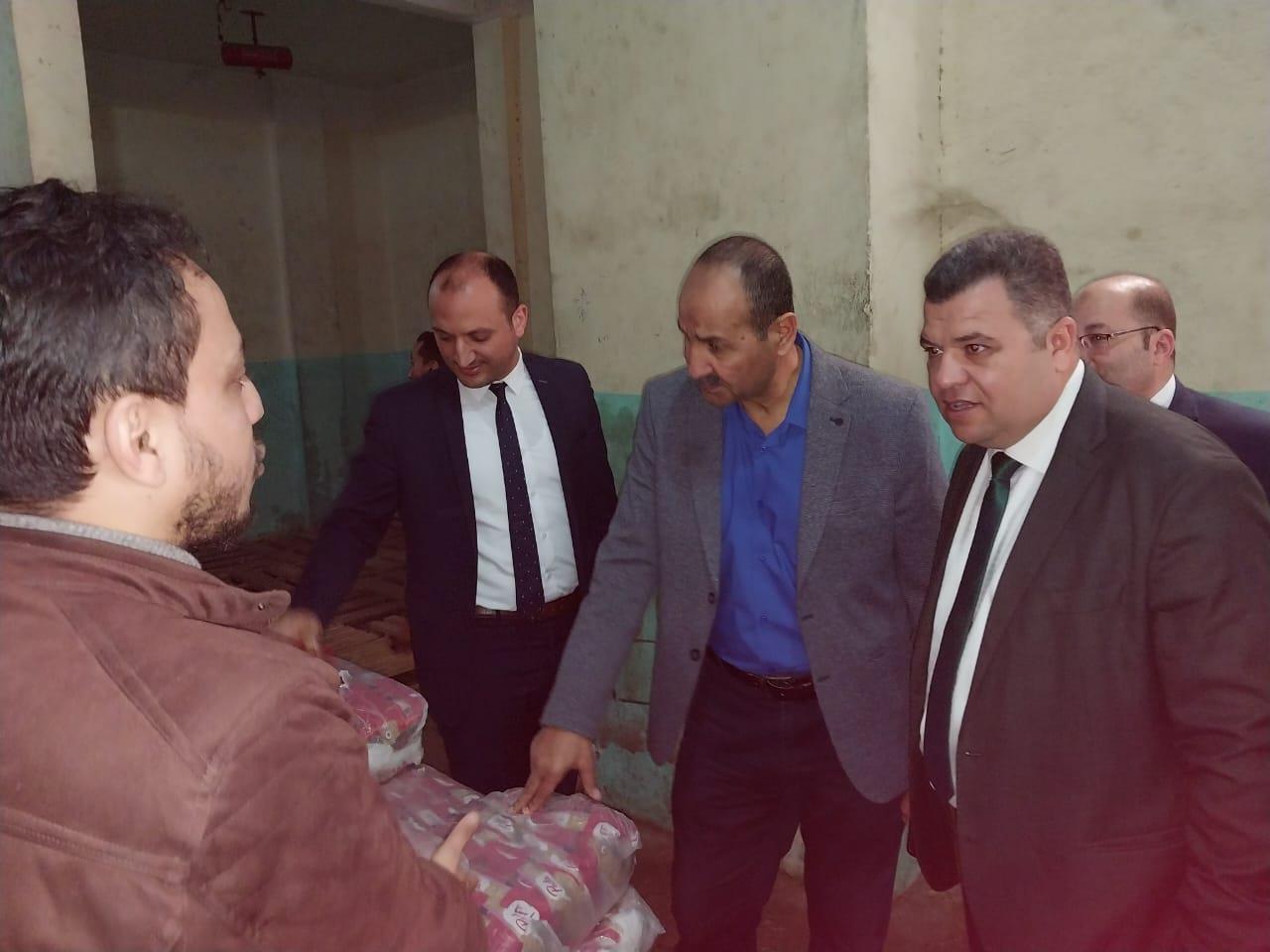 غلق وتشميع 3 معامل تحاليل طبية لإدارتها بدون ترخيص في بني سويف