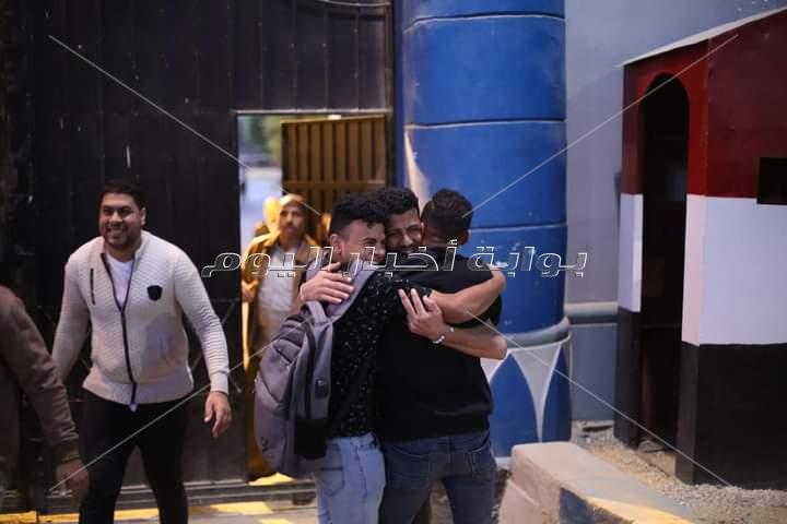 لحظة إخلاء سبيل 30 المفرج عنهم بقرار عفو رئاسي| صور