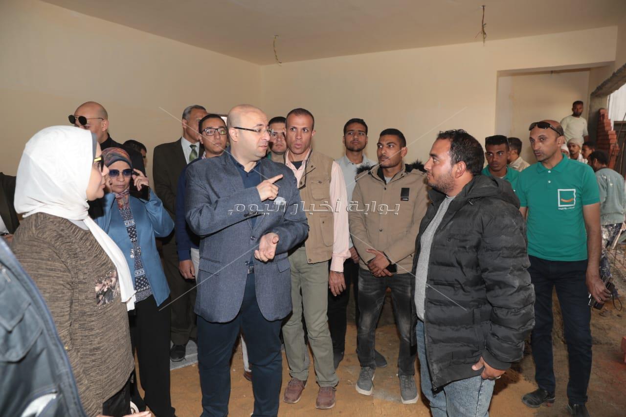 محافظ بني سويف يتفقد مشروعات حياة كريمة في مركز ناصر