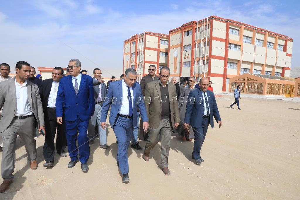محافظ سوهاج يتفقد المدرسة الثانوية الزراعية الجديدة بقرية الصوامعة شرق بتكلفة 32 مليون جنيه