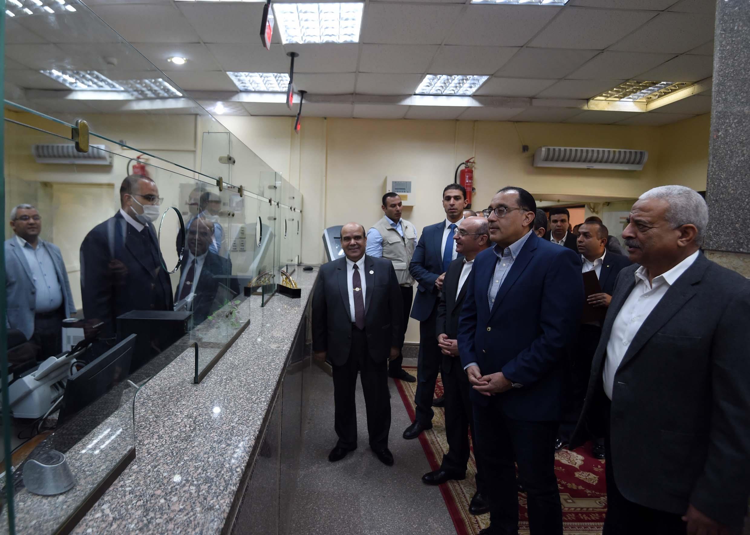 رئيس الوزراء يتفقد أعمال تطوير مجمع محاكم السويس