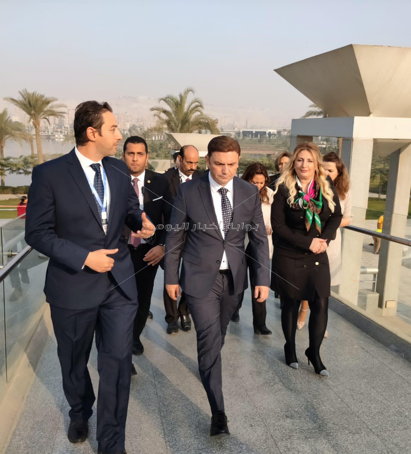 وزير خارجية مقدونيا يزور المتحف القومي للحضارة   