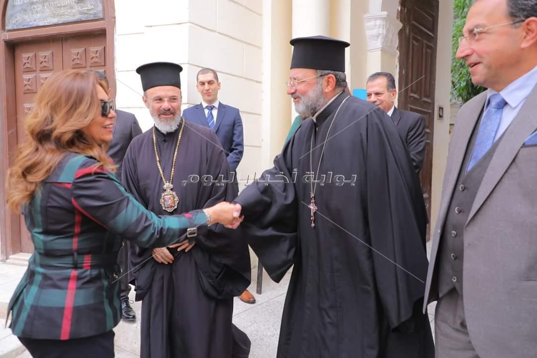 محافظ دمياط تزور كنيسة الروم الأرثوذكس لتقديم التهنئة بعيد الميلاد المجيد