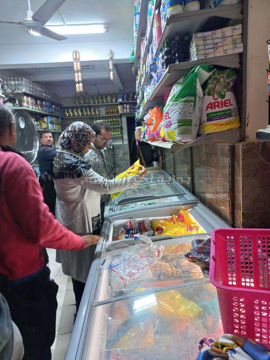 محافظ الدقهلية يحيل  194 محضرا بالمخالفات التي تم ضبطها في الأسواق  للنيابة العامة . 