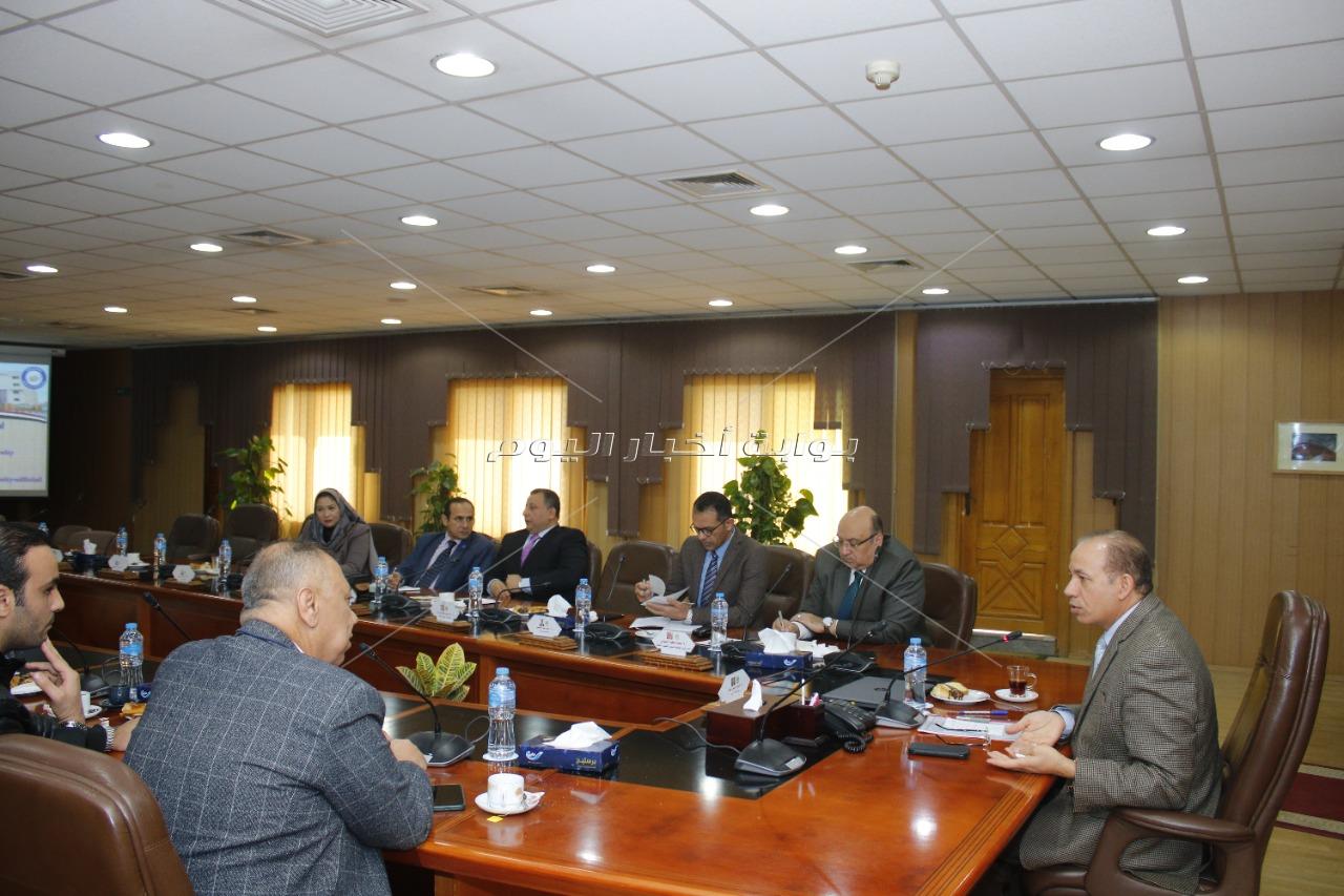خاطر .. يلتقى بوفد من رجال الأعمال و مستثمرى المنطقة الصناعية للتعاون المشترك لجامعة المنصورة 