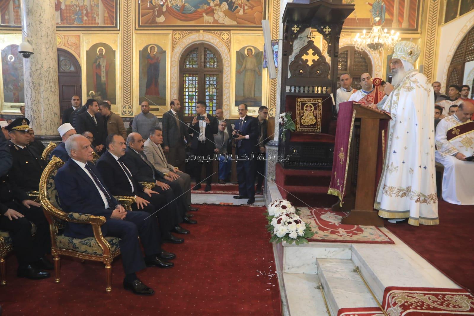 محافظ الجيزة يزور مطرانية الجيزة للأقباط الأرثوذكس لتقديم التهنئة بعيد الميلاد المجيد| صور