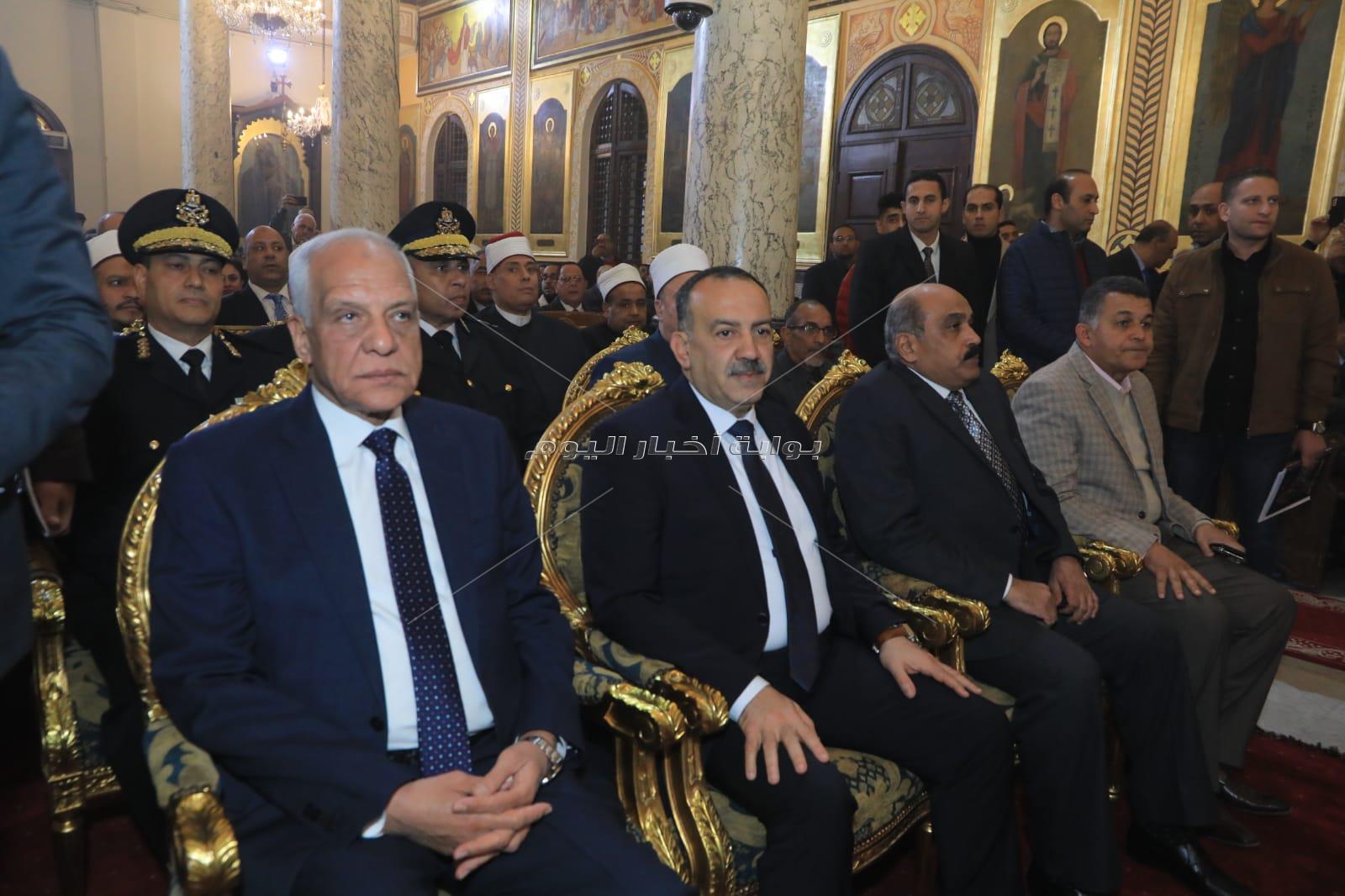 محافظ الجيزة يزور مطرانية الجيزة للأقباط الأرثوذكس لتقديم التهنئة بعيد الميلاد المجيد| صور