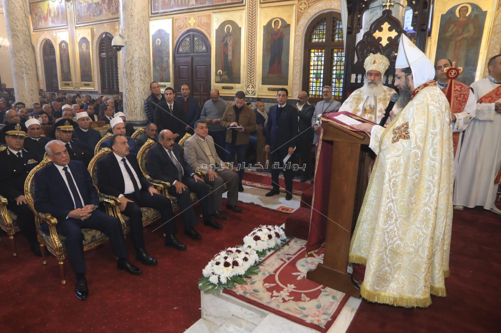 محافظ الجيزة يزور مطرانية الجيزة للأقباط الأرثوذكس لتقديم التهنئة بعيد الميلاد المجيد| صور