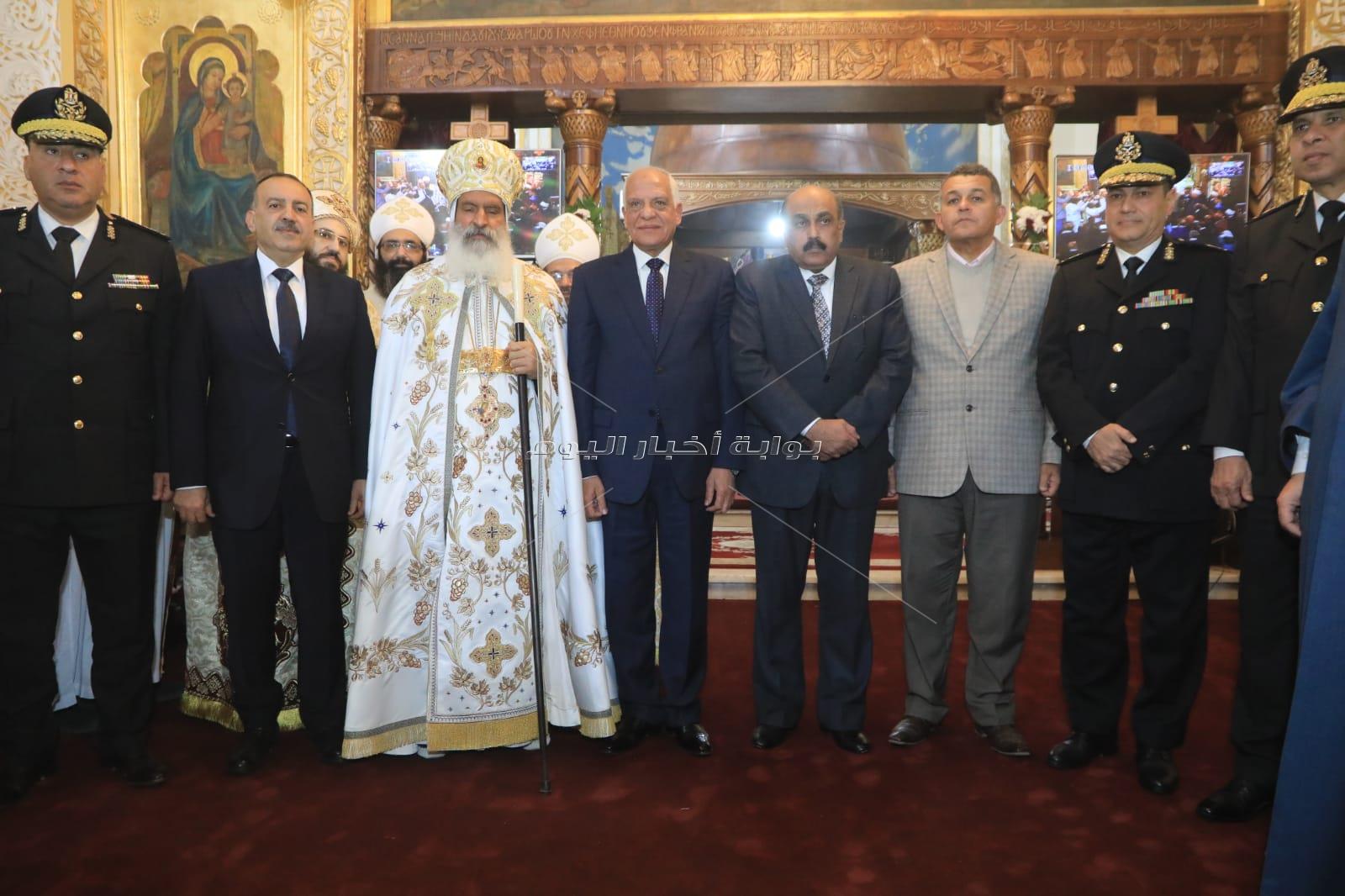 محافظ الجيزة يزور مطرانية الجيزة للأقباط الأرثوذكس لتقديم التهنئة بعيد الميلاد المجيد| صور