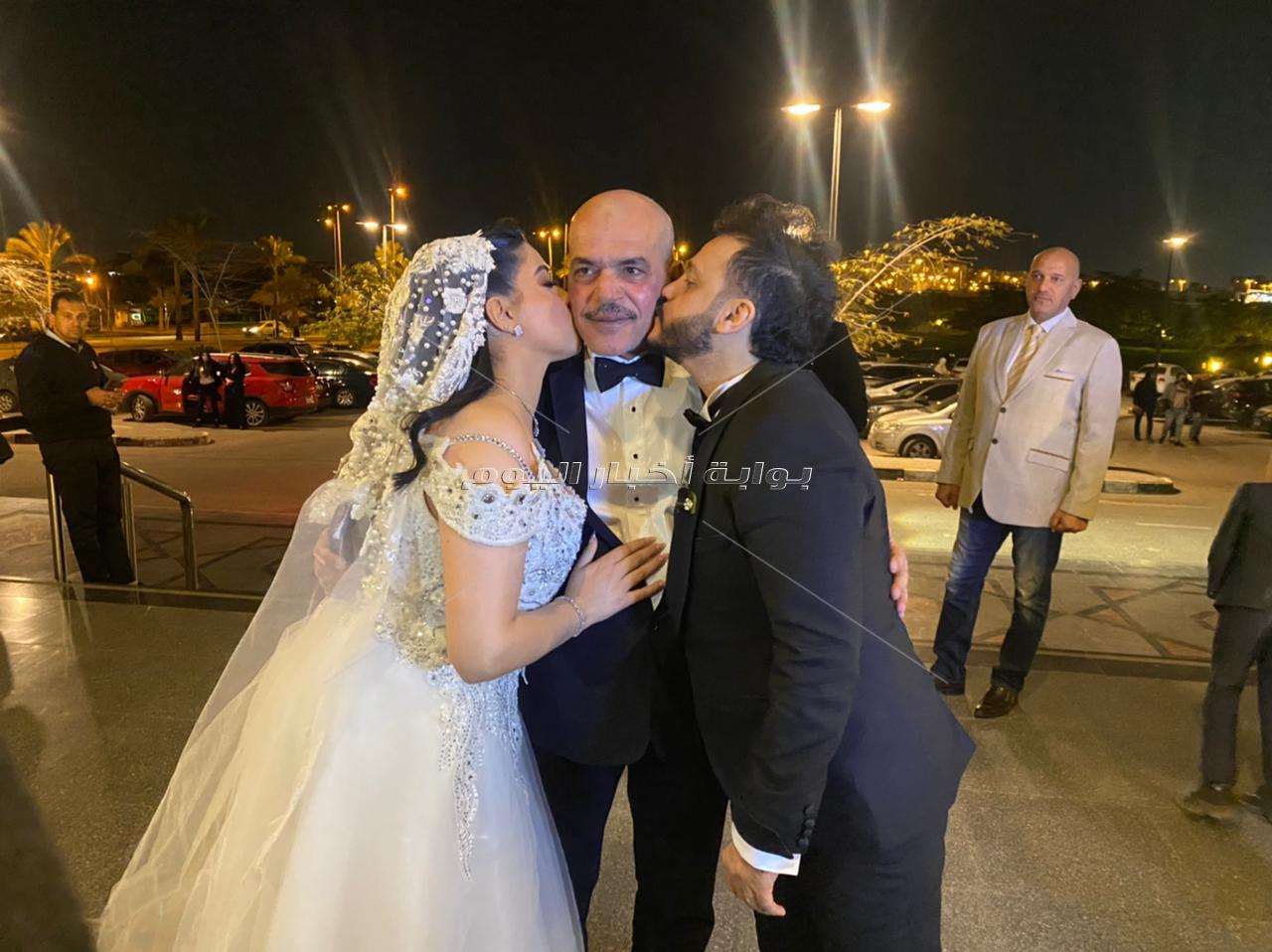 الصور الأولي من الاستعدادات الأخيرة لعقد قران المطرب إيساف 