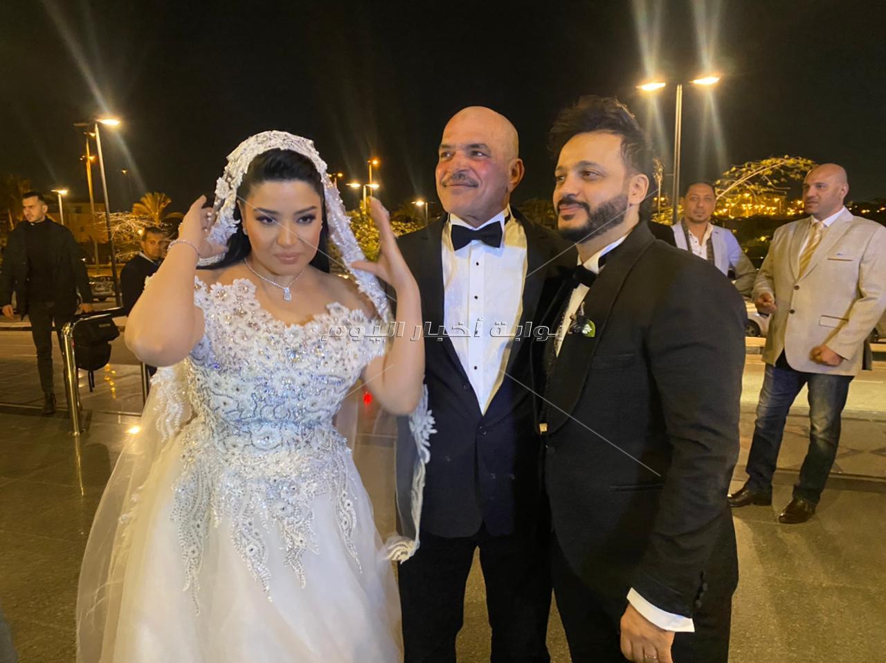 الصور الأولي من الاستعدادات الأخيرة لعقد قران المطرب إيساف 
