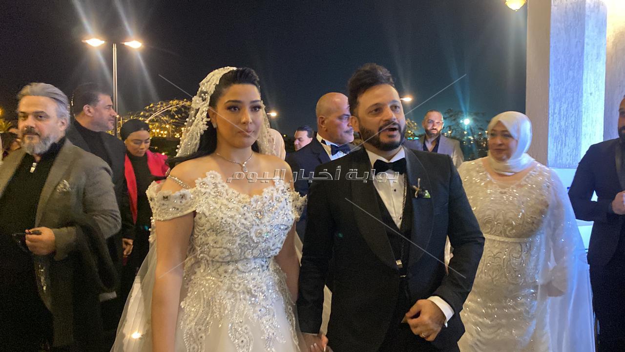 الصور الأولي من الاستعدادات الأخيرة لعقد قران المطرب إيساف 