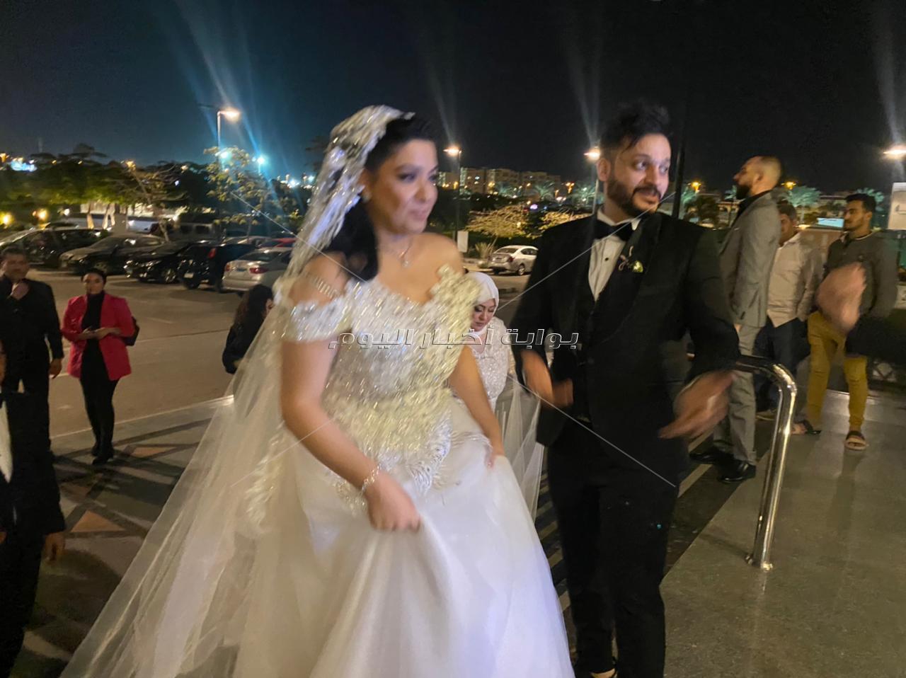 الصور الأولي من الاستعدادات الأخيرة لعقد قران المطرب إيساف 