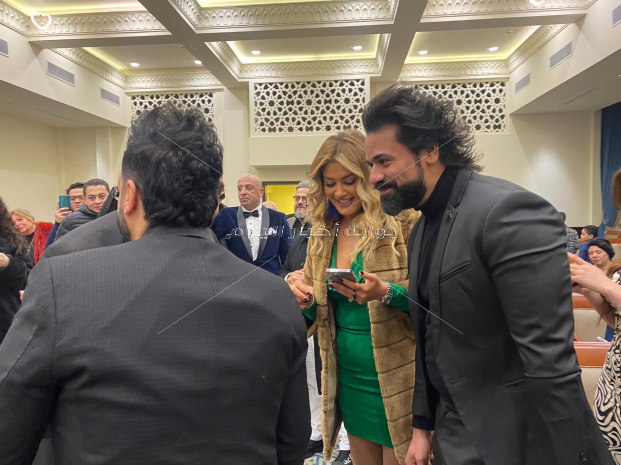 الصور الأولى من عقد قران المطرب إيساف