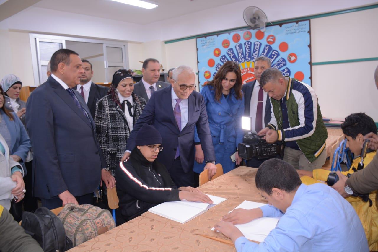 وزيرا التنمية المحلية