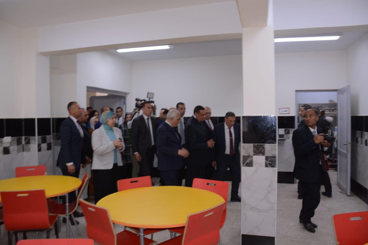 وزيرا التنمية المحلية