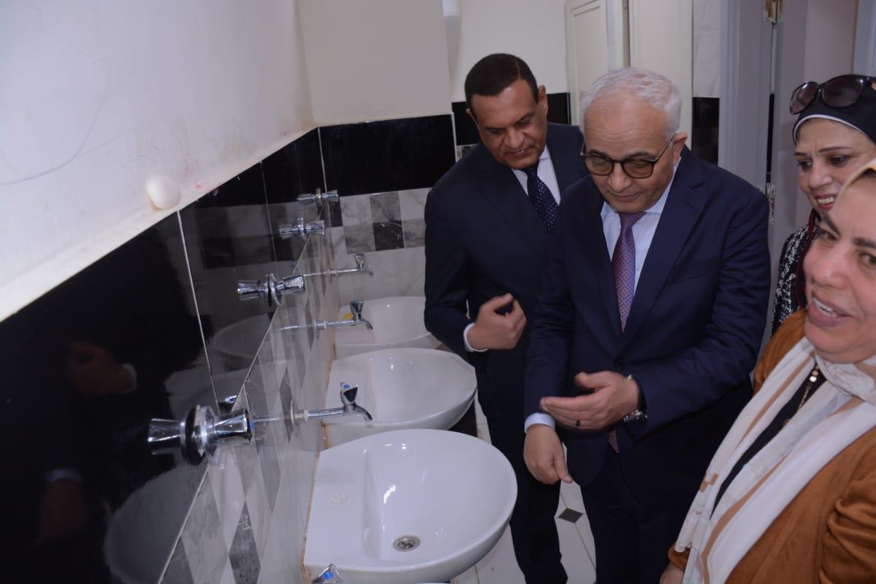 وزيرا التنمية المحلية