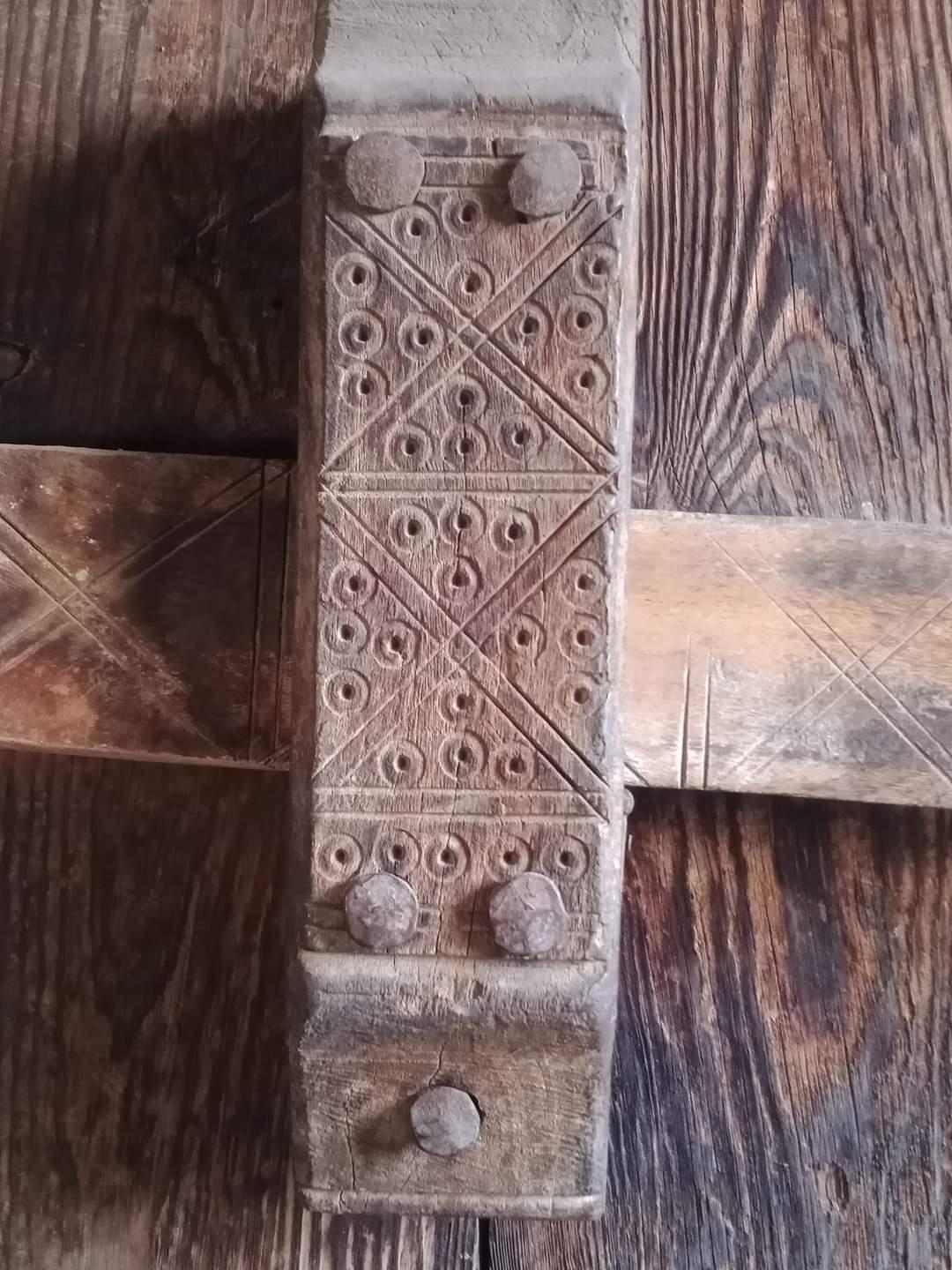 أجانب يزورون أقدم أبراج الحمام في قنا