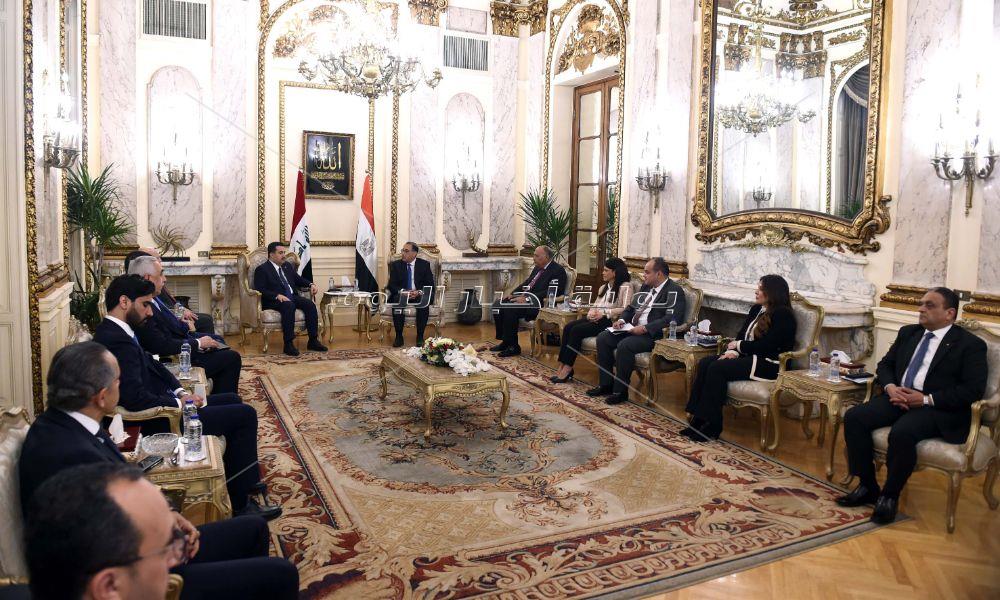 رئيسا الوزراء المصري والعراقي يعقدان جلسة مباحثات موسعة لاستعراض ملفات التعاون ذات الاهتمام المشترك