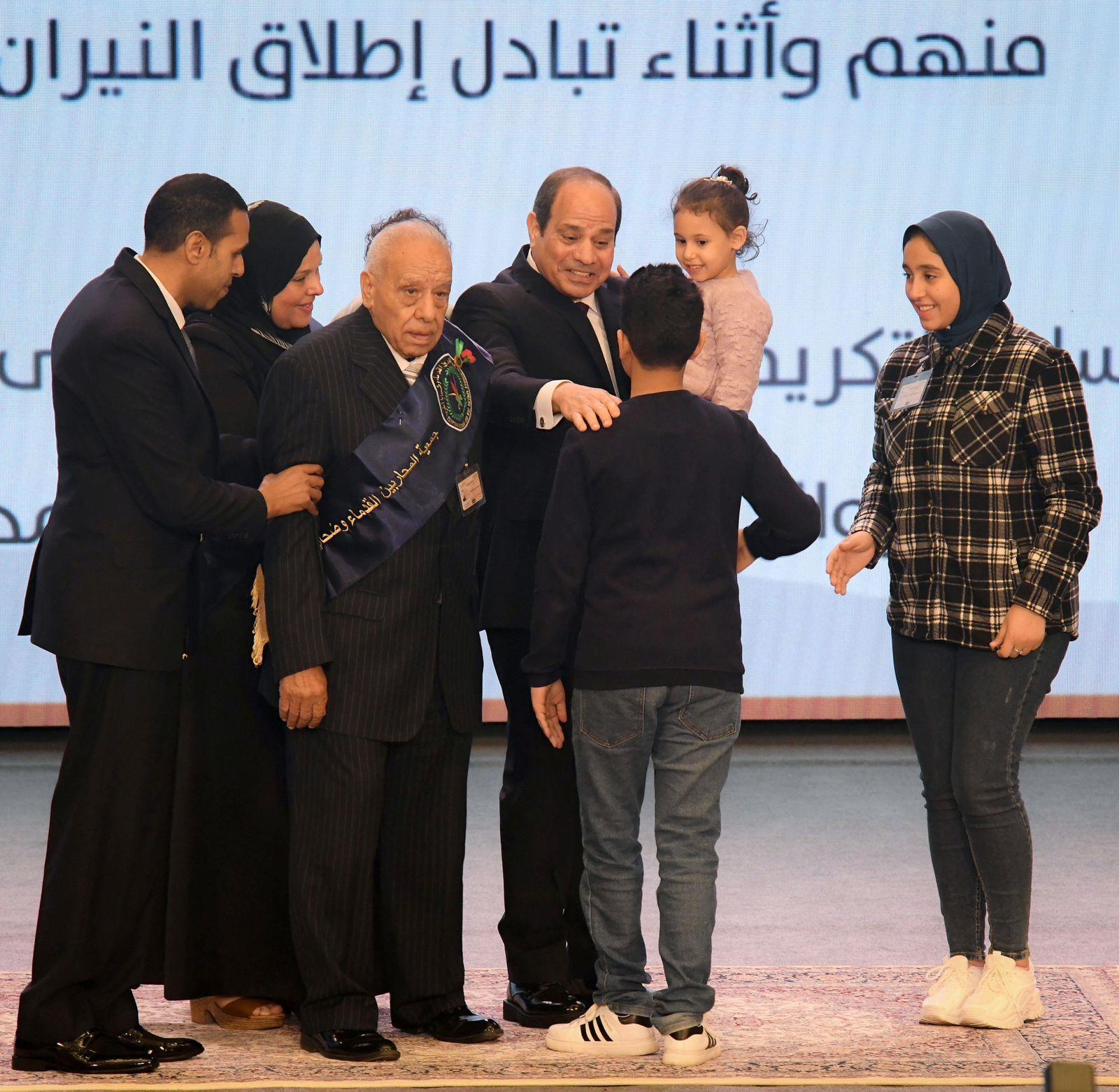 السيد الرئيس يشهد الندوة التثقيفية السابعة والثلاثين للقوات المسلحة في ذكرى يوم الشهيد