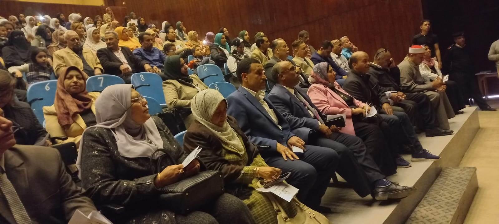 في عشق الوطن   ثقافة الزعيم تحتفي بذكرى تحرير طابا 