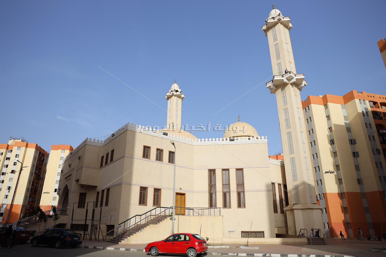السيد الرئيس عبد الفتاح السيسي رئيس الجمهورية يتناول وجبة الافطار بمدينة الأسمرات 