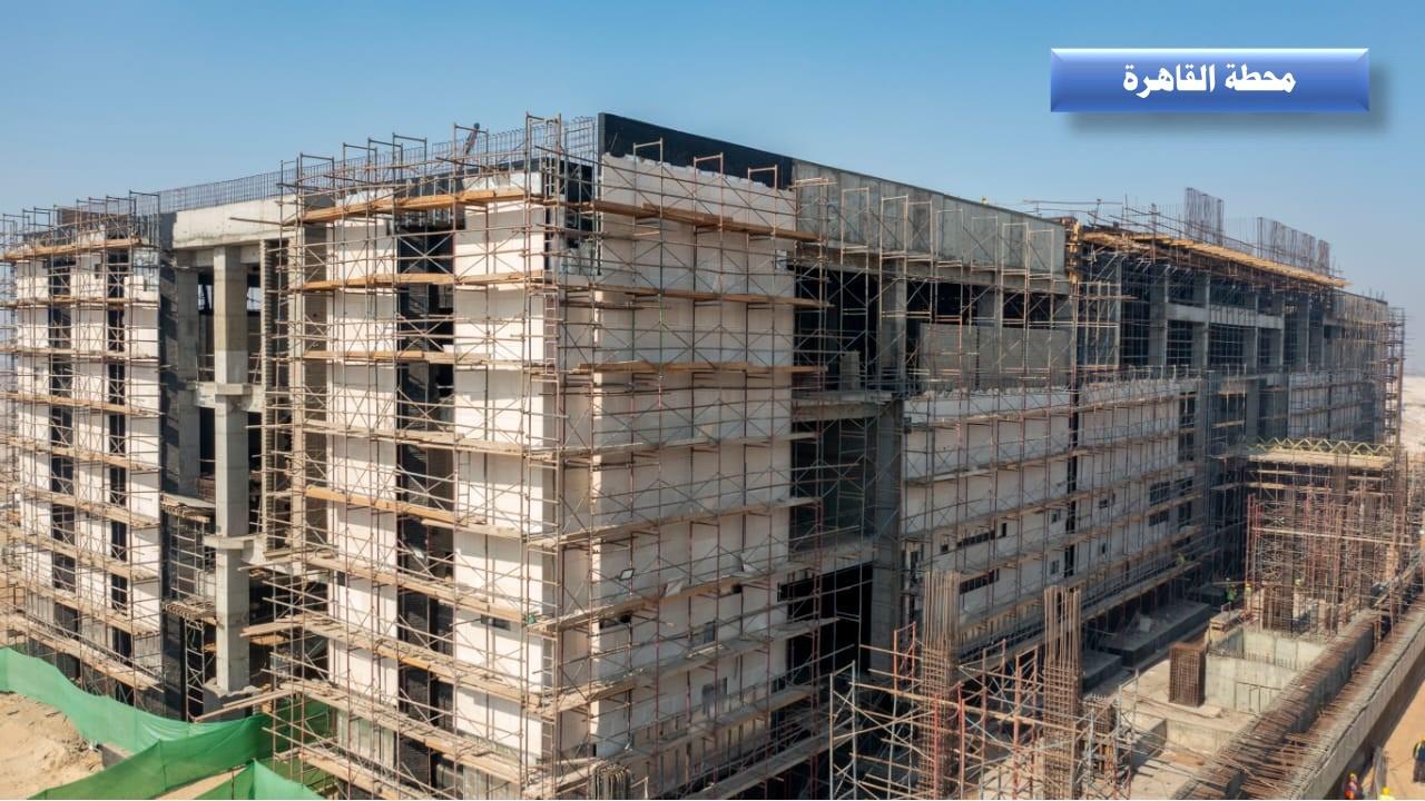 وزير النقل يتفقد الخط الأول للقطار الكهربائي السريع السخنة العلمين/ مطروح 