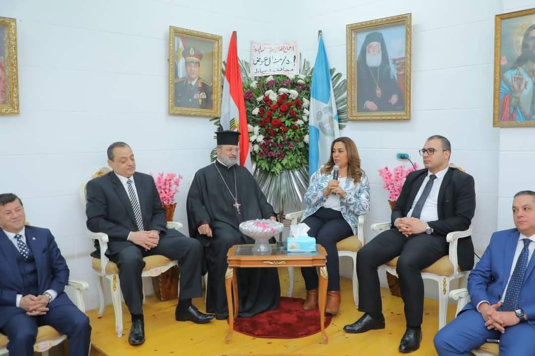 محافظ دمياط تزور كنيستي العذراء مريم والروم الأرثوذكس للتهنئة بعيد القيامة المجيد 