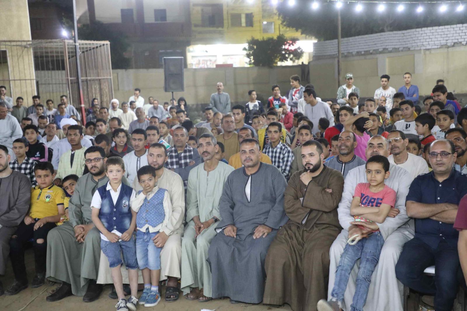 نائب محافظ المنيا يكرم المتميزين من حفظة القرآن الكريم بقرية الناصرية بمركز بنى مزار