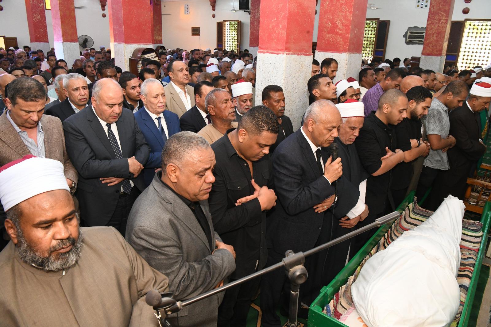   صلاة الجنازة ومراسم تشييع جثمان الكاتب الصحفى وعضو مجلس الشيوخ محمود بكرى