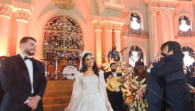 حماقي يشعل زفاف ابنة حميد الشاعري وسط النجوم