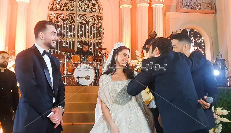 حماقي يشعل زفاف ابنة حميد الشاعري وسط النجوم