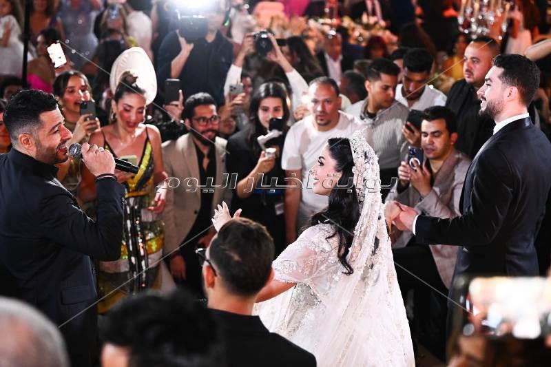 حماقي يشعل زفاف ابنة حميد الشاعري وسط النجوم