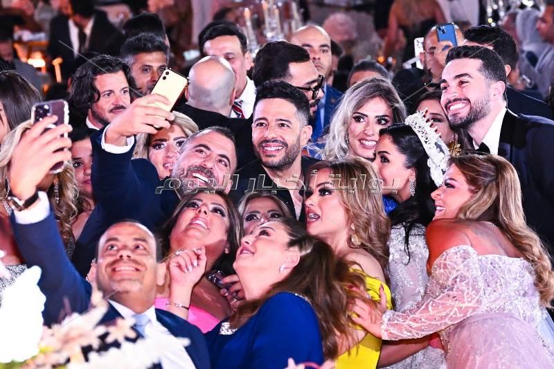 حماقي يشعل زفاف ابنة حميد الشاعري وسط النجوم