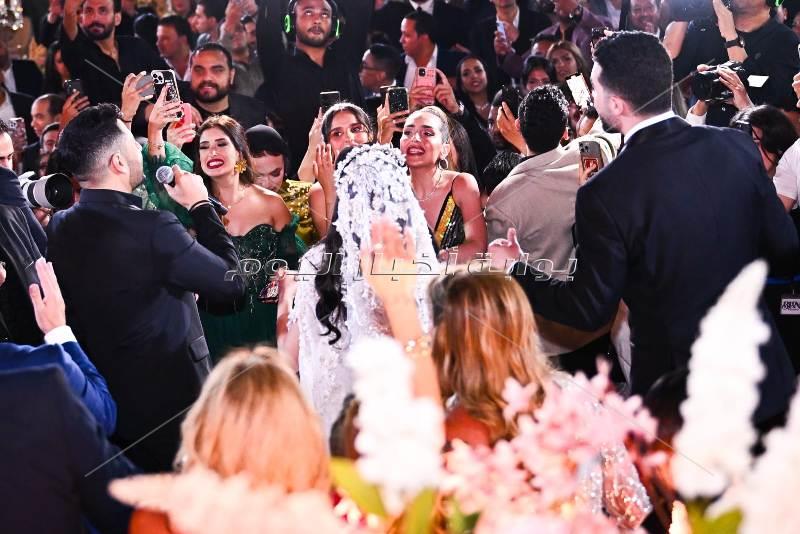 حماقي يشعل زفاف ابنة حميد الشاعري وسط النجوم