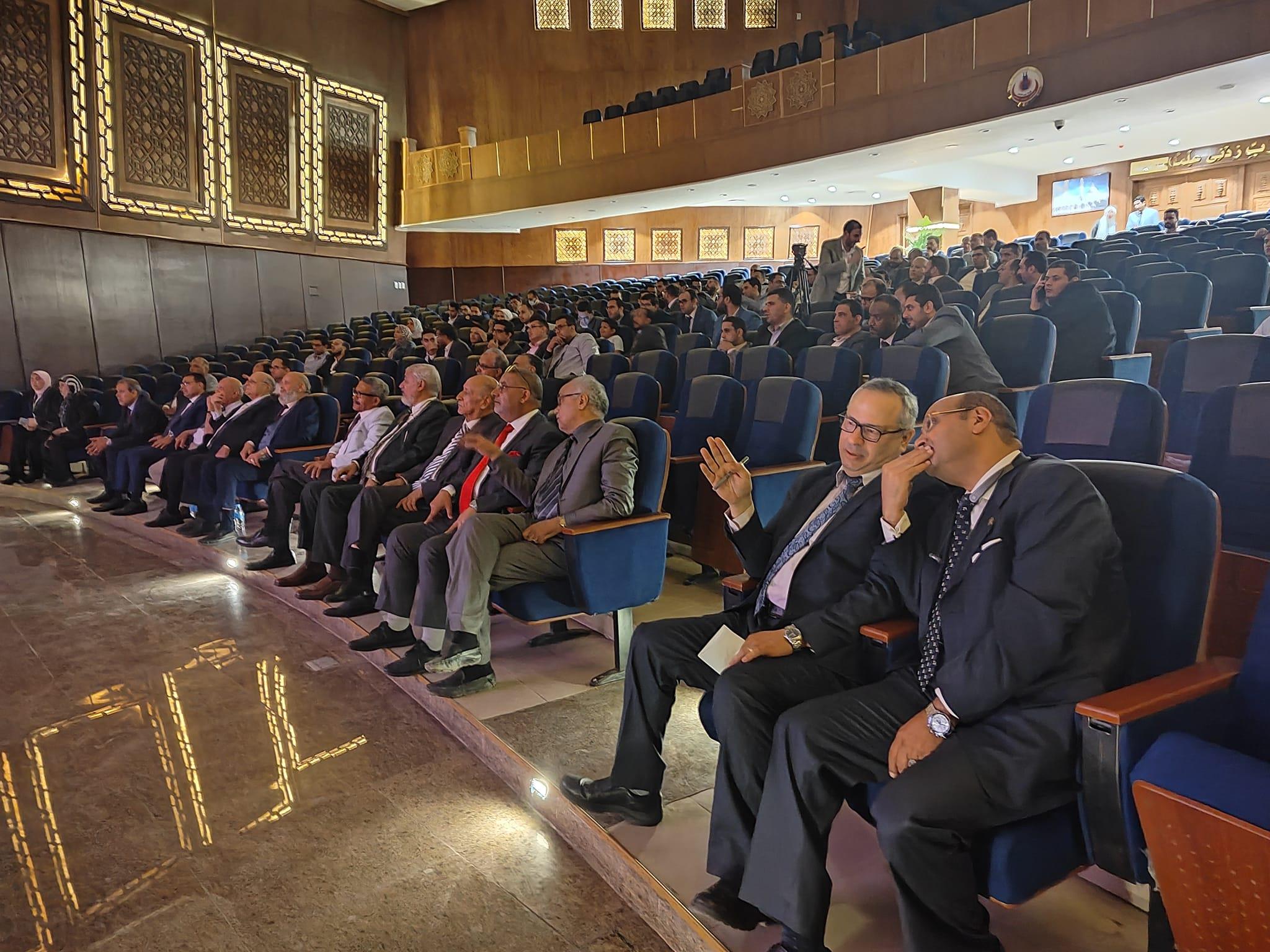 الحسين الجامعي