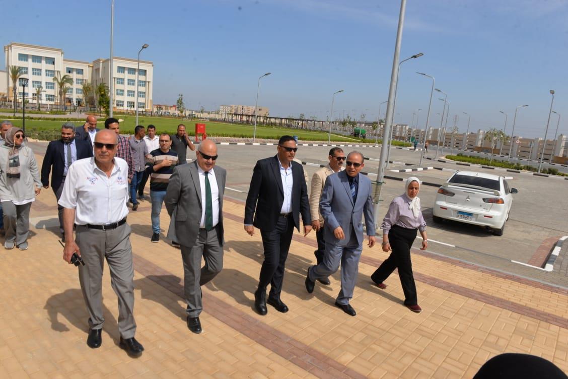 محافظ الدقهلية  يتفقد جامعات الدلتا والمنصورة